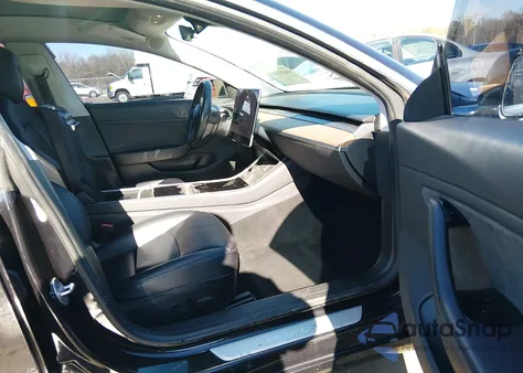 2018 Tesla Model 3 Long Range/Performance из США, поврежденный, VIN 5YJ3E1EB3JF091847